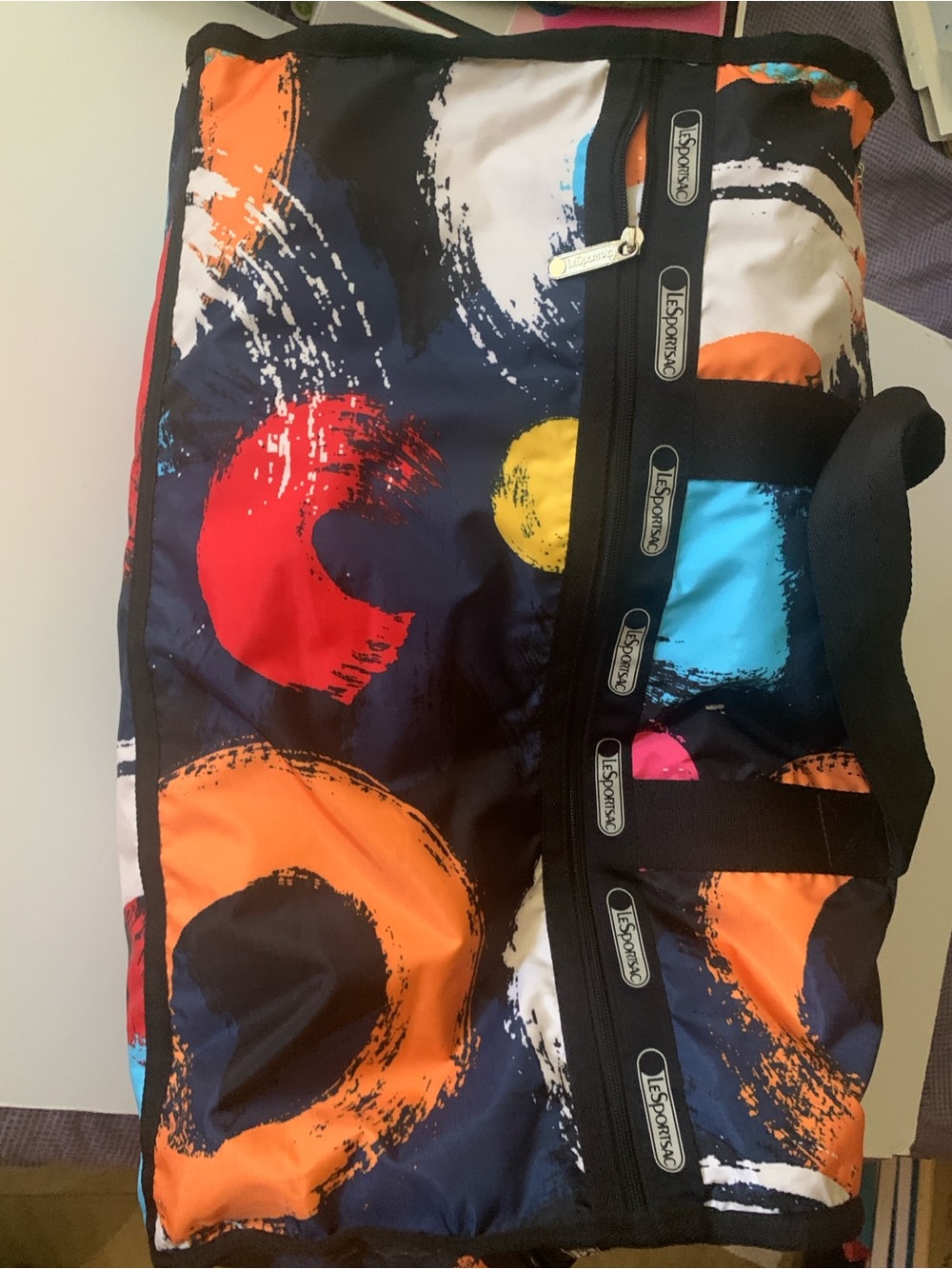 EUC Le Sportsac Duffel Bag, brushstroke design, shoulder strap